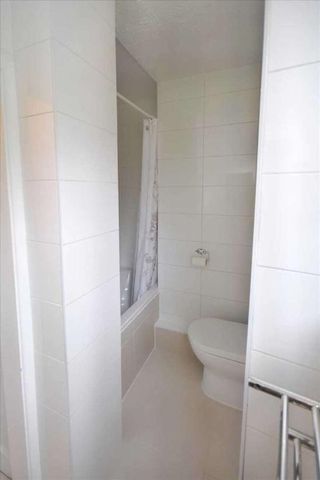 Dewsbury Court, Chiswick, London, W4 - Photo 3