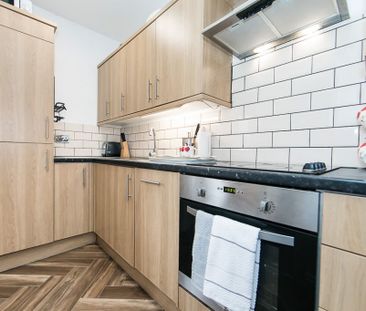 Flat 5, 66 Chapel Lane, Headingley, Leeds - Photo 2