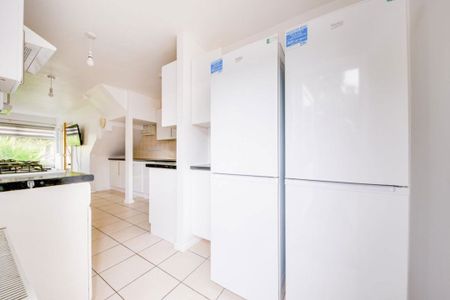 £791 p/w (£3,428 pcm) - Photo 3