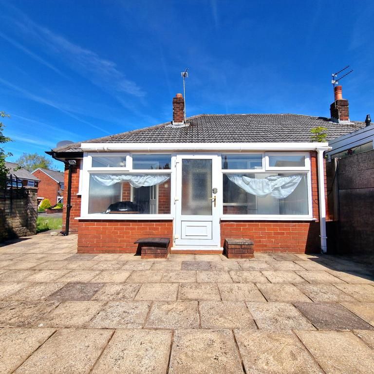 3 bedroom bungalow to rent - Photo 1