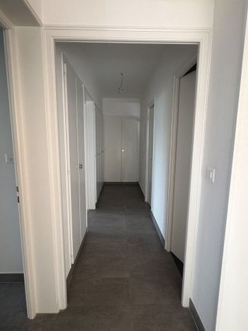 Grand appartement lumineux de 3.5 pièces au rez-de-chaussée - Photo 2