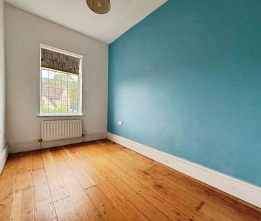 3 bedroom end of terrace house to rent - Photo 3