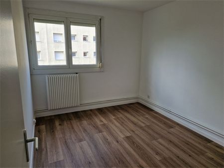 Location Appartement 4 pièces 73m² - Photo 4