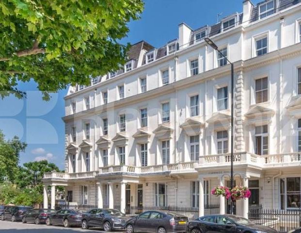 Super one bed set within a period house minutes to tube and shops - Photo 1