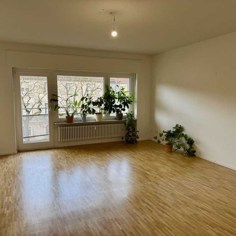 Schöne 3 Zimmerwohnung mit 2 Balkonen in der Karlsruher Oststadt - Foto 1