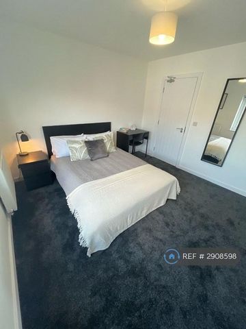 1 bedroom in a house share to rent - Photo 5