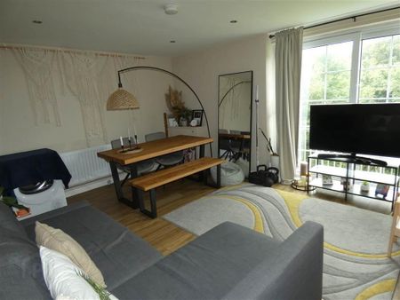 63 Fortwilliam Grange, Belfast, BT15 4AU - Photo 2