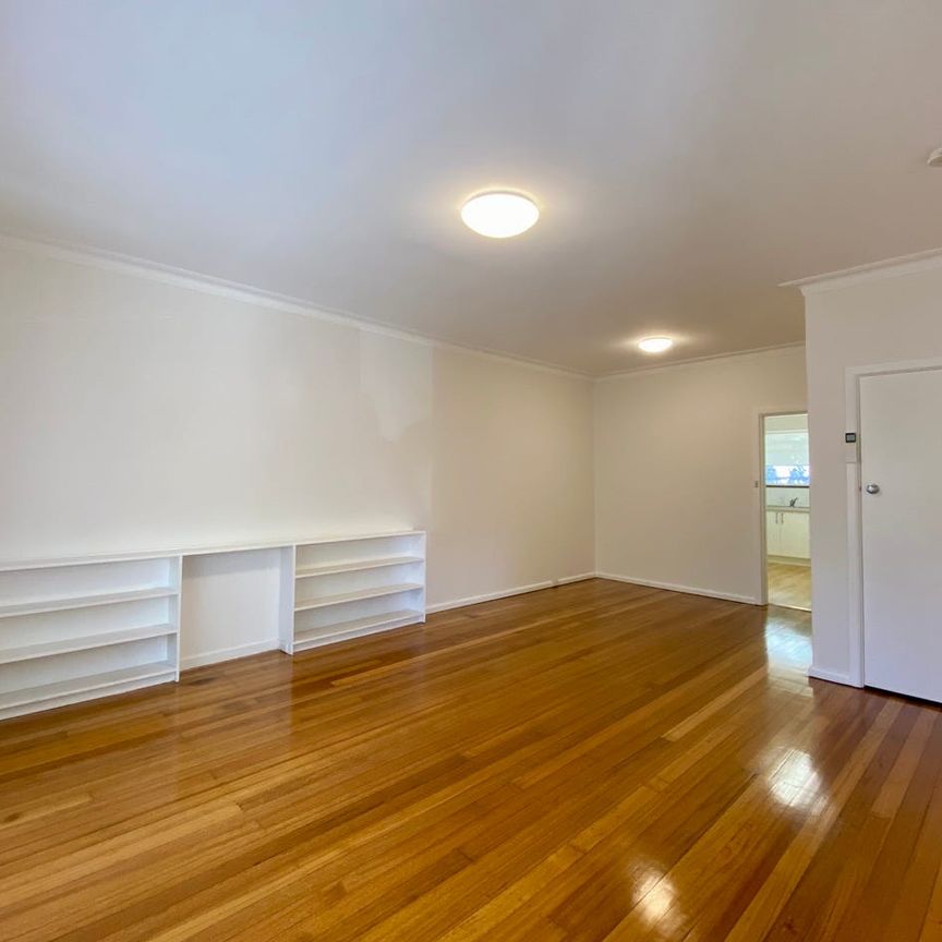 SUPERB POSITION AND SPACIOUS UNIT - Photo 1