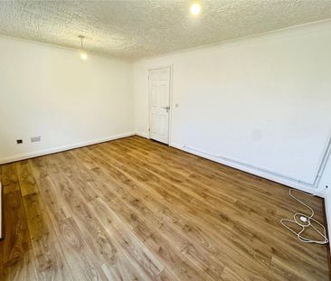 3 bedroom end of terrace house to rent - Photo 5