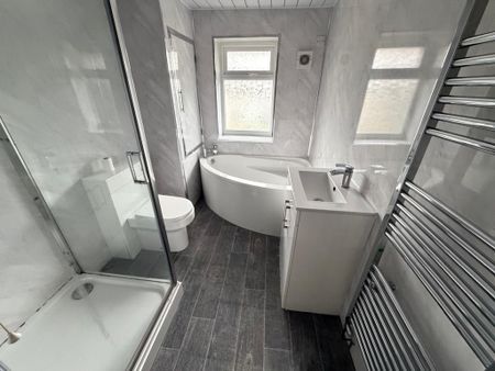 3 bedroom terraced house to rent - Photo 2