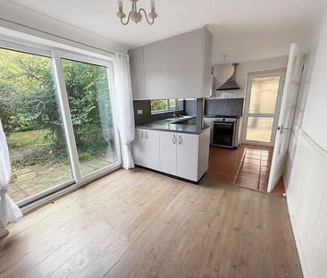 8 Dinants Crescent, Colchester, CO6 1XS - Photo 4