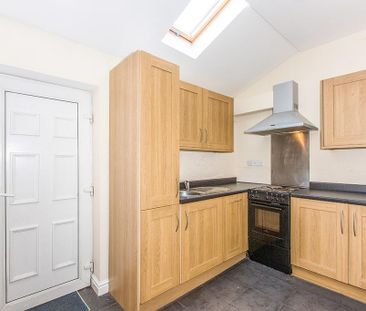 2 bedroom terraced house to rent - Photo 6