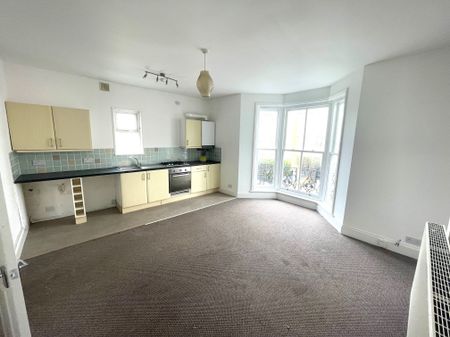 2 bedroom apartment to rent 53 Pevensey Road, Eastbourne, BN21 - Photo 3
