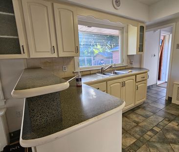 For Lease - 964 King Road Unit# Upper, Burlington, Ontario - Photo 4