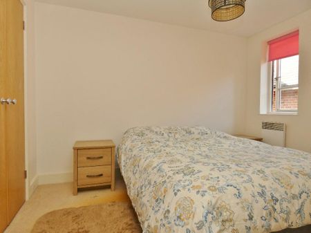 2 bedroom flat to rent - Photo 4
