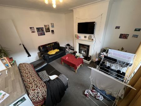 2 bedroom terraced house to rent - Photo 3