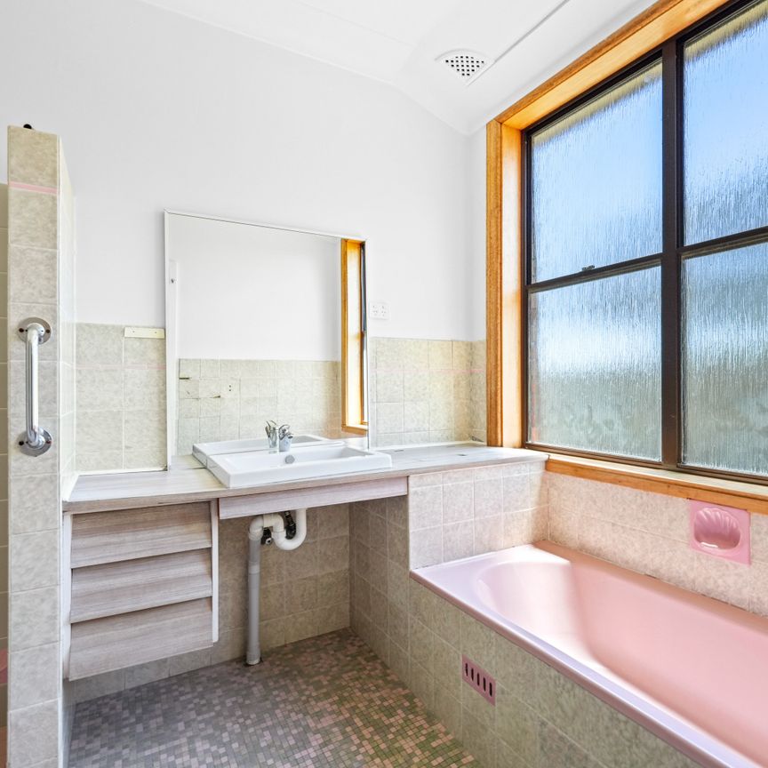 118 Deepwater Road, Castle Cove NSW 2069 - House For Rent | Domain - Photo 1