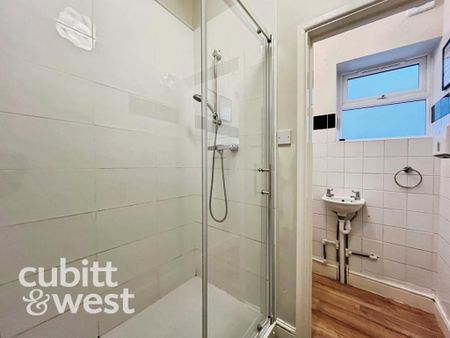 1 bedroom in a house share to rent - Photo 3