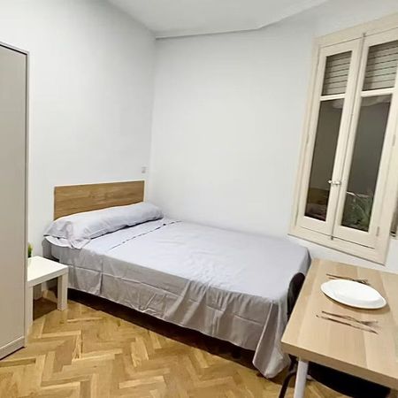 Calle de Gutenberg, Madrid, Community of Madrid 28014 - Foto 3