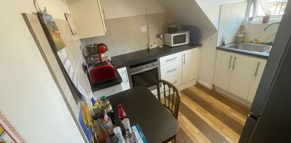 House share to rent - Photo 2