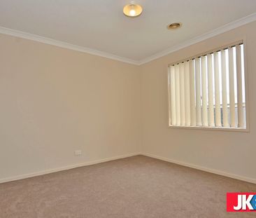 Beautiful Home! - Photo 6