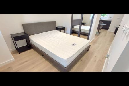 Studio Flat, Belmont Street, NW1 - Photo 3