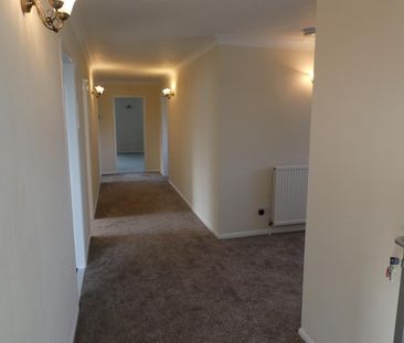 3 bedroom flat to rent - Photo 6