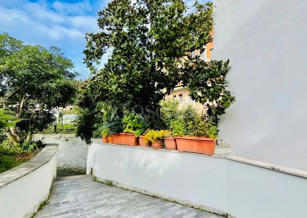 Villino a Schiera in affitto - Via Maffeo Vegio, Roma (rif. 9/2026)