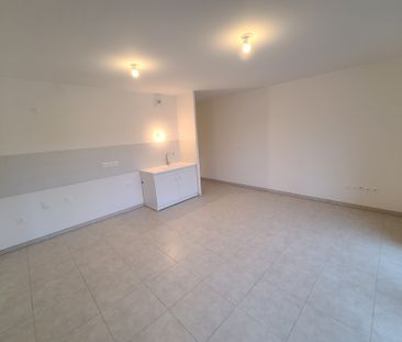 Location Appartement 3 pièces 67m² MARSEILLE 9ème - Photo 5