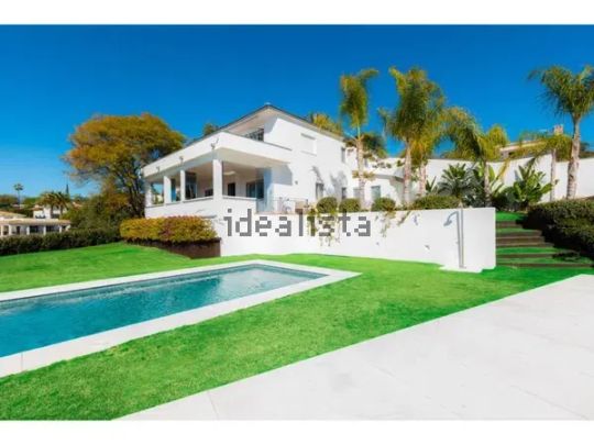 Alquiler de casa o chalet en Urbanización Parque Elviria, 176 - Photo 1