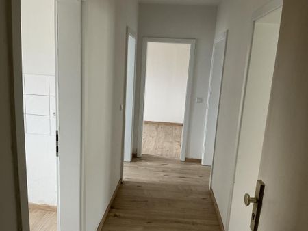 Tolle 3-Zimmer-Wohnung mit Balkon und neuem Tageslichtbadezimmer in Lüdenscheid Buckesfeld - Photo 4