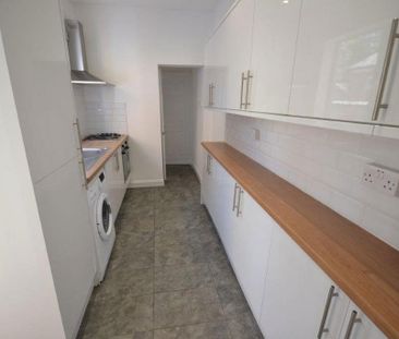 4 bedroom terraced house to rent - Photo 5