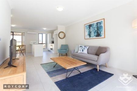 Lovely Modern Townhouses for Rent - Photo 2