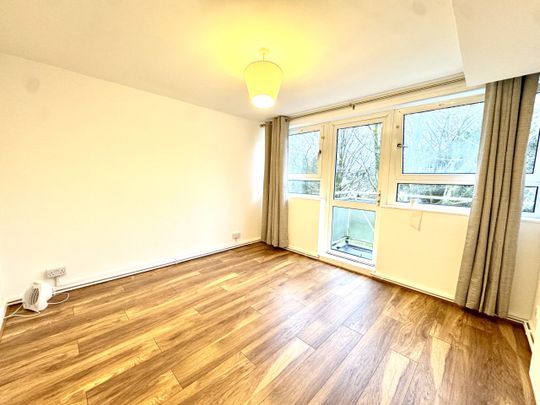 Yates Court, Cricklewood / Willesden Green, NW2 5RH - Photo 1