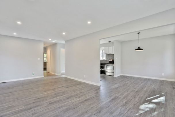 For Lease - 275 Southwood Drive, Hamilton, Ontario - Photo 1