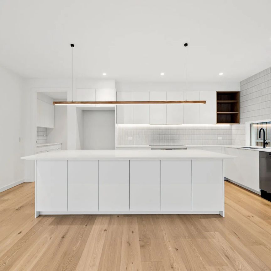 LUXURIOUS FAMILY LIVING! - Photo 1