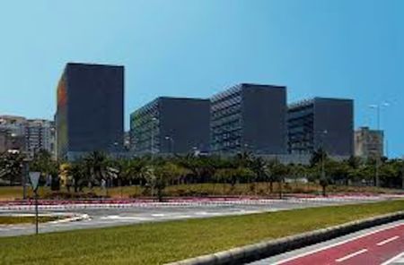 Plaça Milagros Consarnau Sabaté, L'Hospitalet de Llobregat, Catalonia 08902 - Photo 3