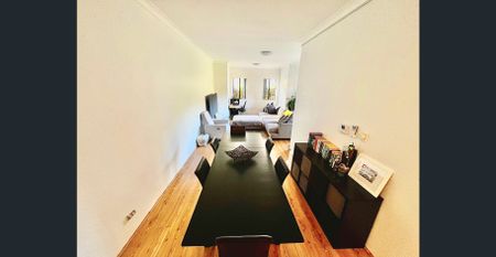 SHORT TERM RENTAL (3 Months) - Oversized Apartment With Double Garage - Photo 3