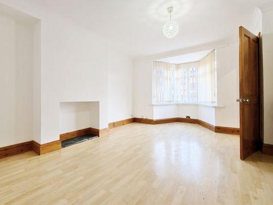 3 bedroom terraced house to rent - Photo 1
