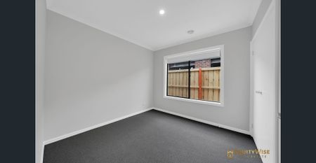 Bright and Spacious Family Home In Manor Lakes!!! - Photo 5