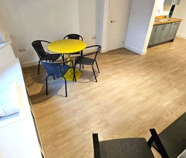 The Rise, Kirkstall, Leeds, LS5 3EP - Photo 1