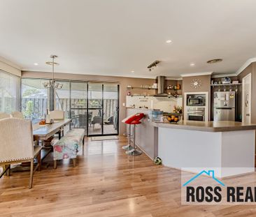 Stunning Home in Ellenbrook - Photo 5