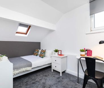 4 bedroom flat to rent - Photo 5