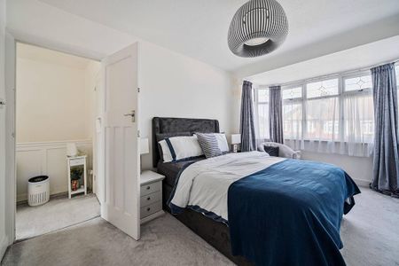 3 bedroom terraced house to rent - Photo 5