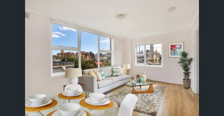 Light & Bright One Bedroom with Harbour Views - Photo 3