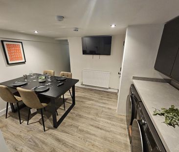 Flat to rent - Photo 1