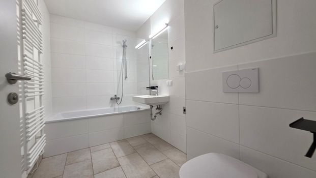 Moderne 2-Zimmer Neubauwohnung mit großem Balkon - 2. OG - Photo 1