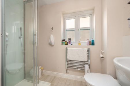 2 bedroom coach house to rent - Photo 5