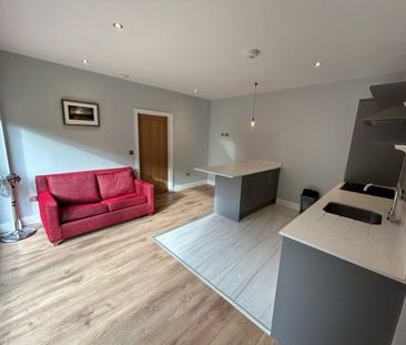 Bungalow, Stratford-upon-Avon, CV37 - Photo 4