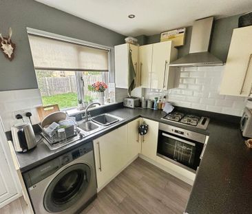 2 bedroom semi-detached house to rent - Photo 5